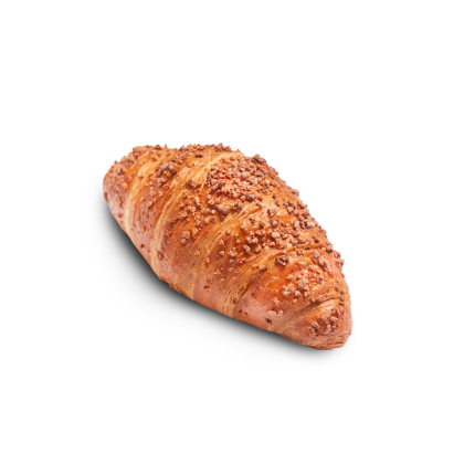 Złocisty croissant z chrupiącą posypką orzechową, na białym tle