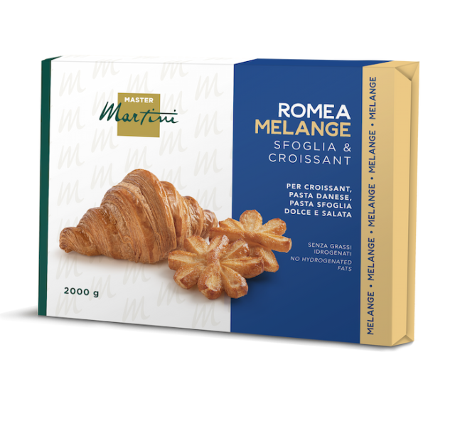 Opakowanie 2000g tłuszczu Master Martini Romea Melange do croissantów, z croissantem i ciastem w kształcie gwiazdy.